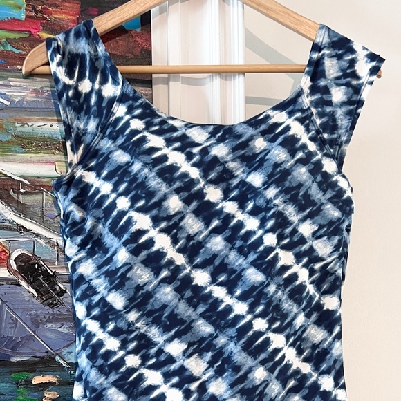 Lands’ End Tummy Control Blue/White Tie Dye Cross Back One Piece Size 12 - Picture 7 of 15
